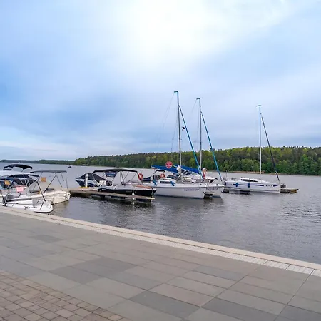 Nad Jeziorem, Semesterbostad *