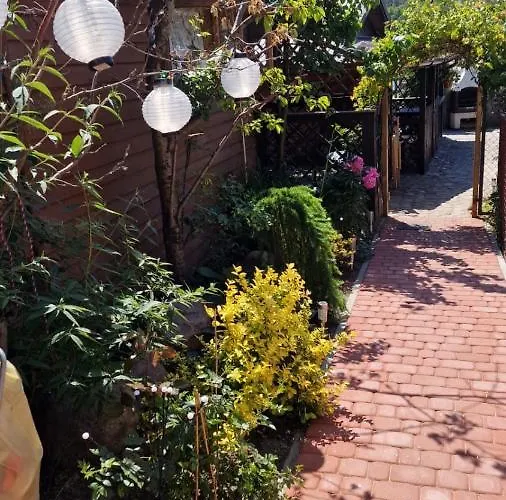 Nad Jeziorem, * Mikołajki